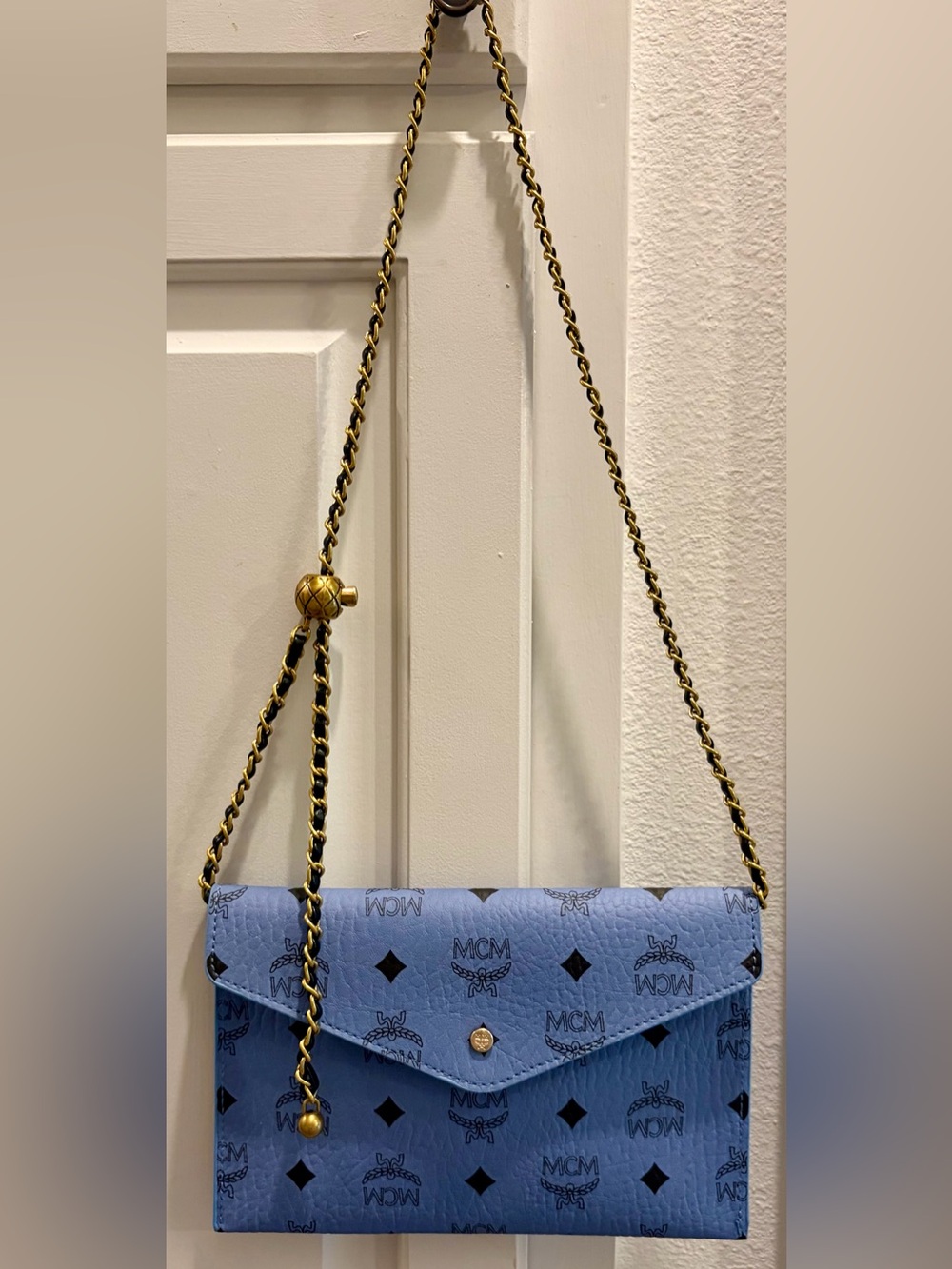 NIB MCM Sky Blue Logo Envelope Clutch/Crossbody. Includes classy chain/box/dusty - Picture 8 of 8